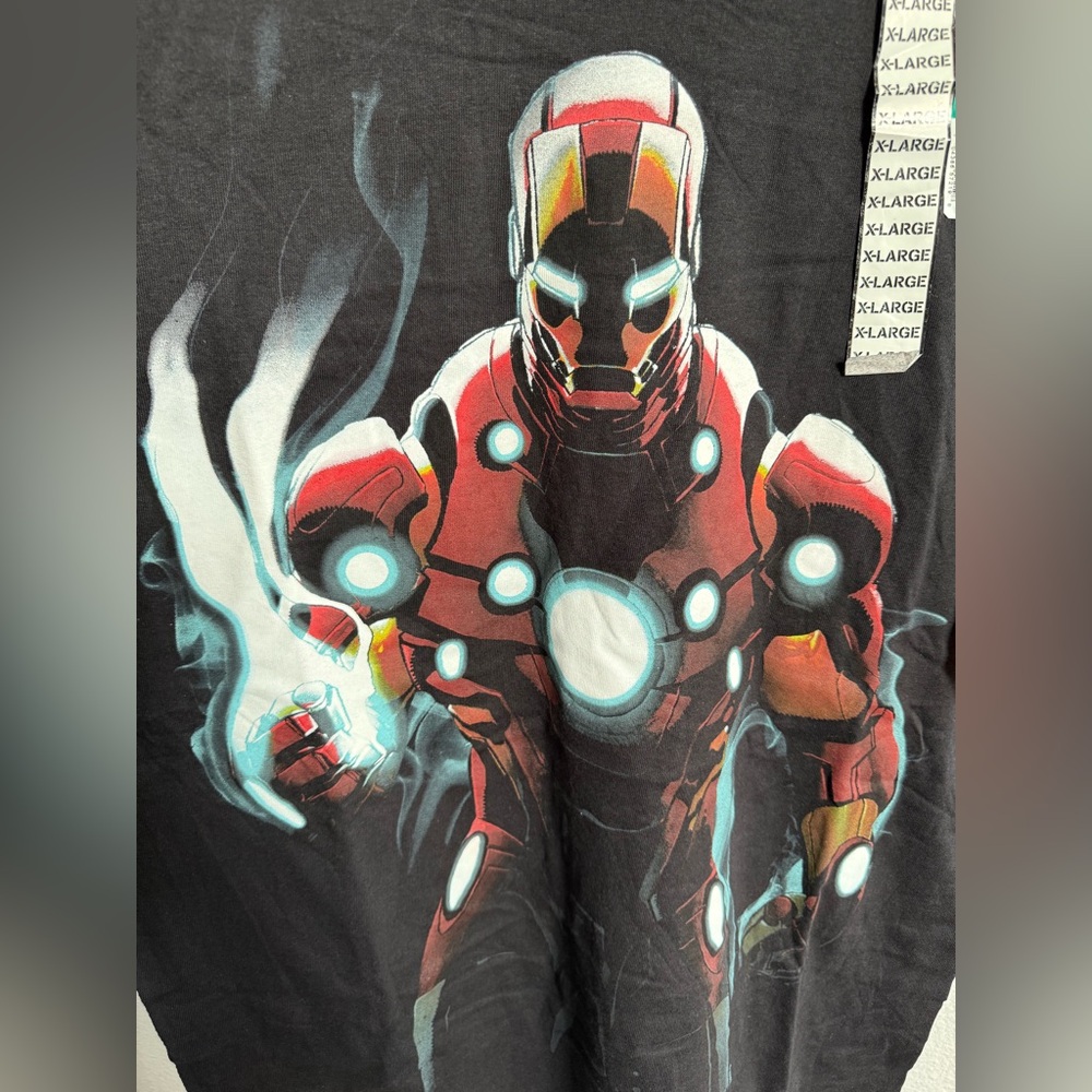 NWOT Iron Man (Marvel Comics) Mens T-Shirt - Shadow Drenched Power Pose size XL - Picture 3 of 5
